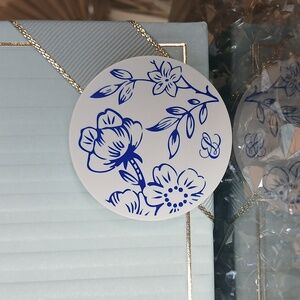 New Estee Lauder Pure Color Envy Replenish Compact Mirror Lip Balm.  0.5 OZ